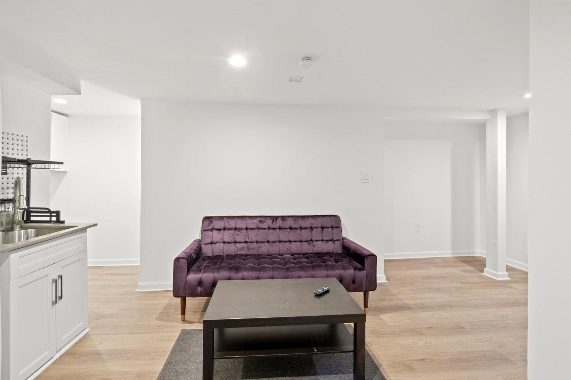Apartment Negin 2903 - Basement Unit *